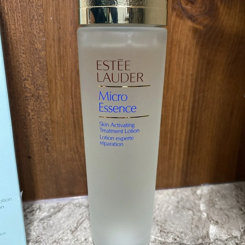 Estee Lauder‎ Radiant Cleanser and Exfoliant